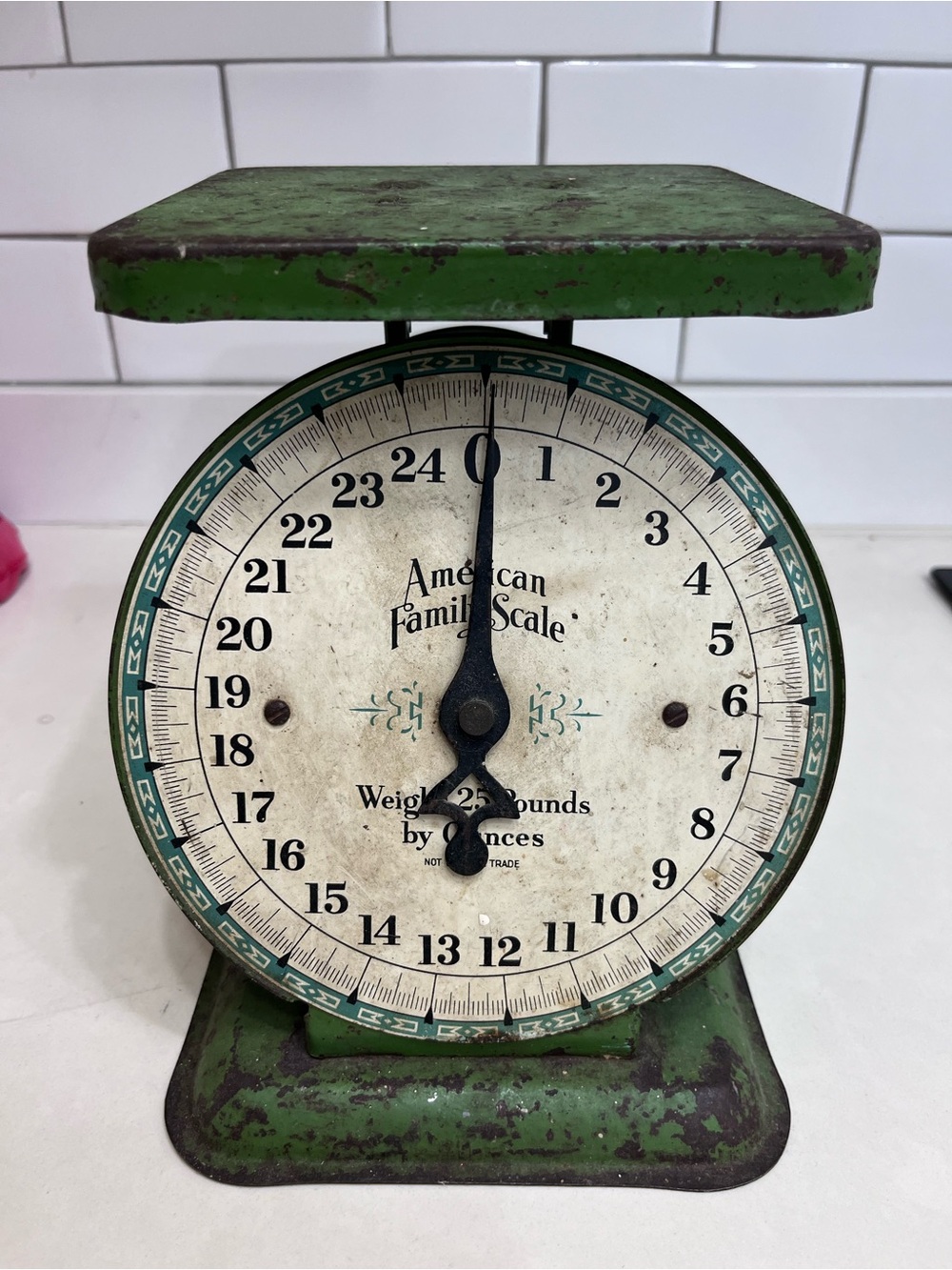 Antique/Vintage AMERICAN FAMILY SCALE 25 POUND MAX GREEN FARMHOUSE